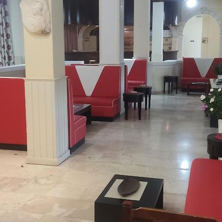 Pantheon Hall Hotel 梅松吉 外观 照片