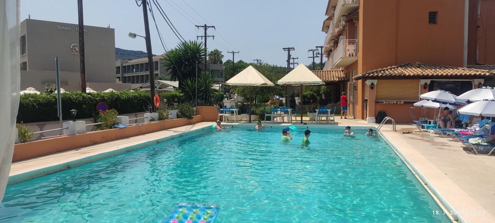 Pantheon Hall Hotel 梅松吉 外观 照片