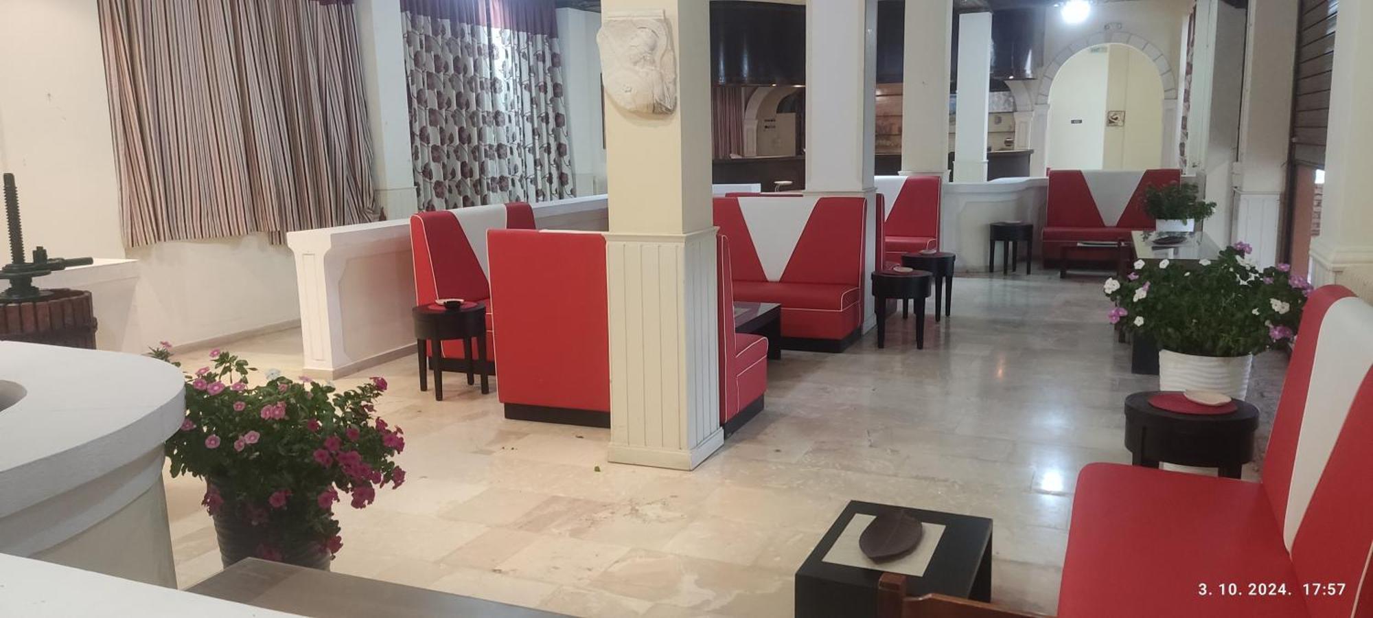 Pantheon Hall Hotel 梅松吉 外观 照片